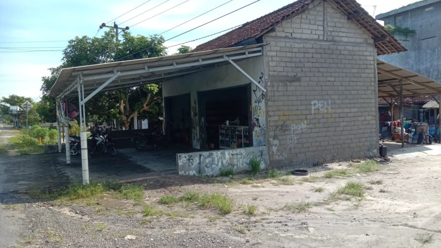 Bersenjatakan Parang Gank Motor Rusak Bengkel di Ketapang