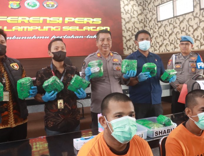 Polisi Gagalkan Penyelundupan 11,8 Kg Sabu di Lampung Selatan, Dua Kurir Asal Aceh Ditangkap.